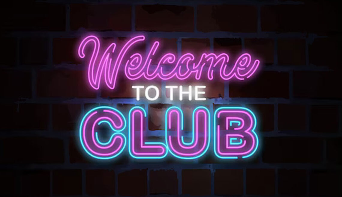 Welcome To Club Mandi sign